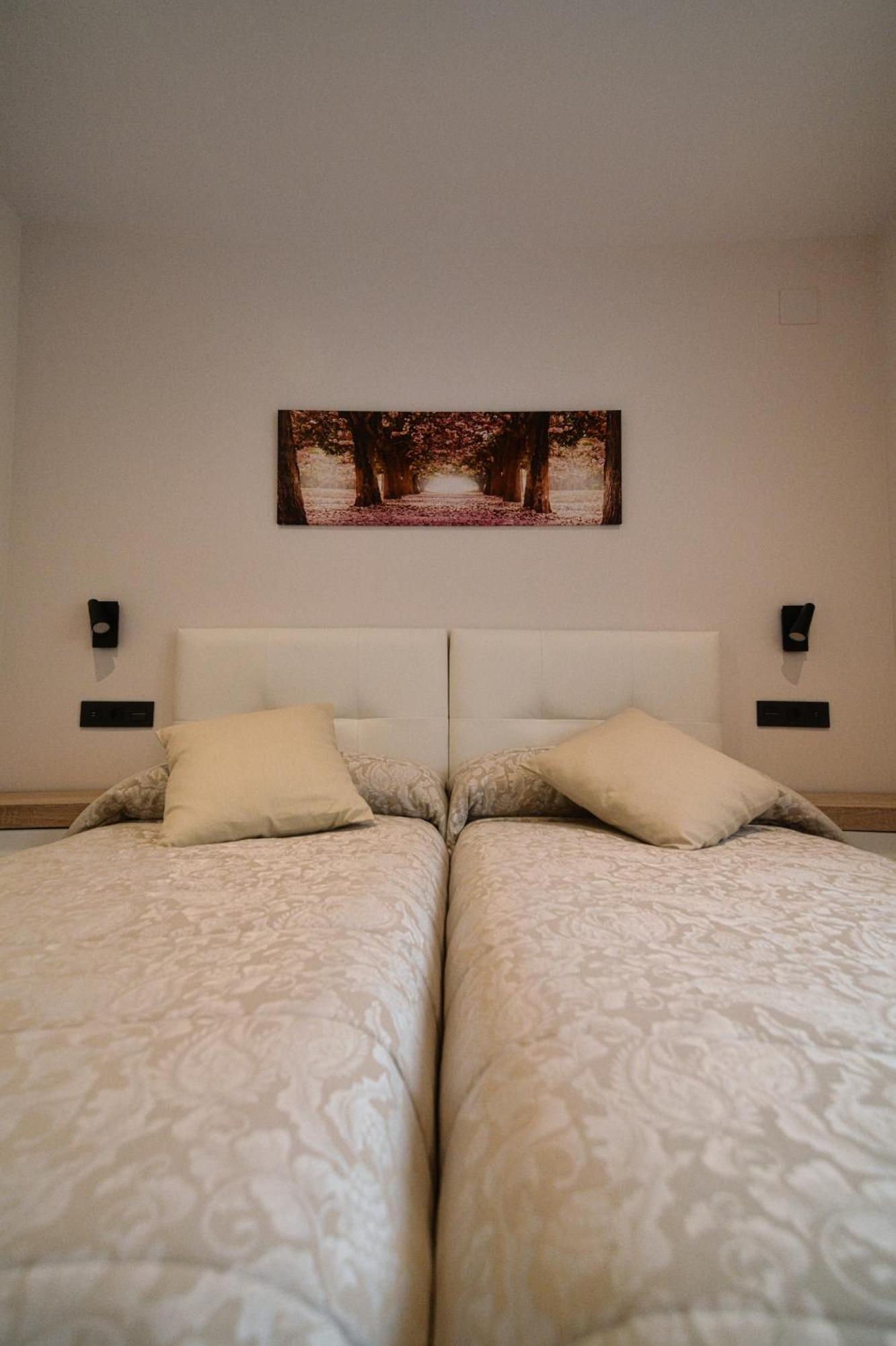 Avín Apartamentos Fuente La Pipa מראה חיצוני תמונה