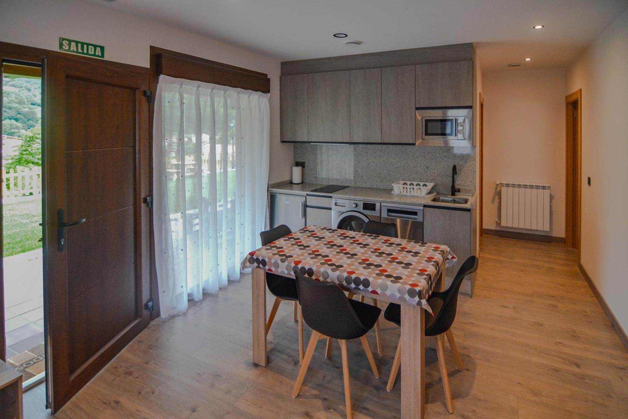Avín Apartamentos Fuente La Pipa מראה חיצוני תמונה